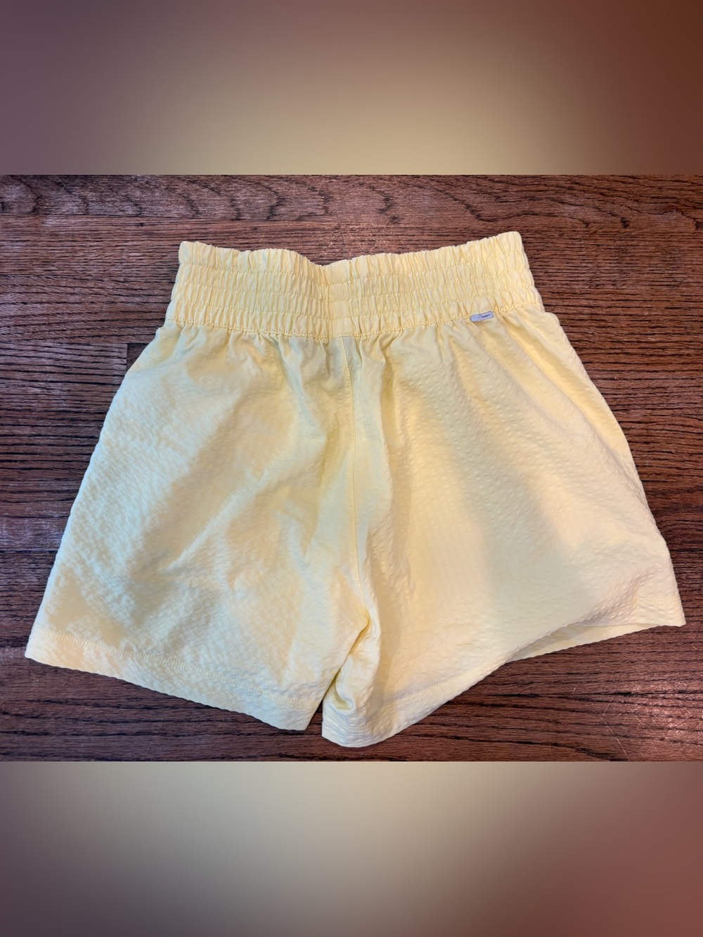 Vuori Villa Textured Shorts in Sunlight, Size XS - Picture 3 of 4